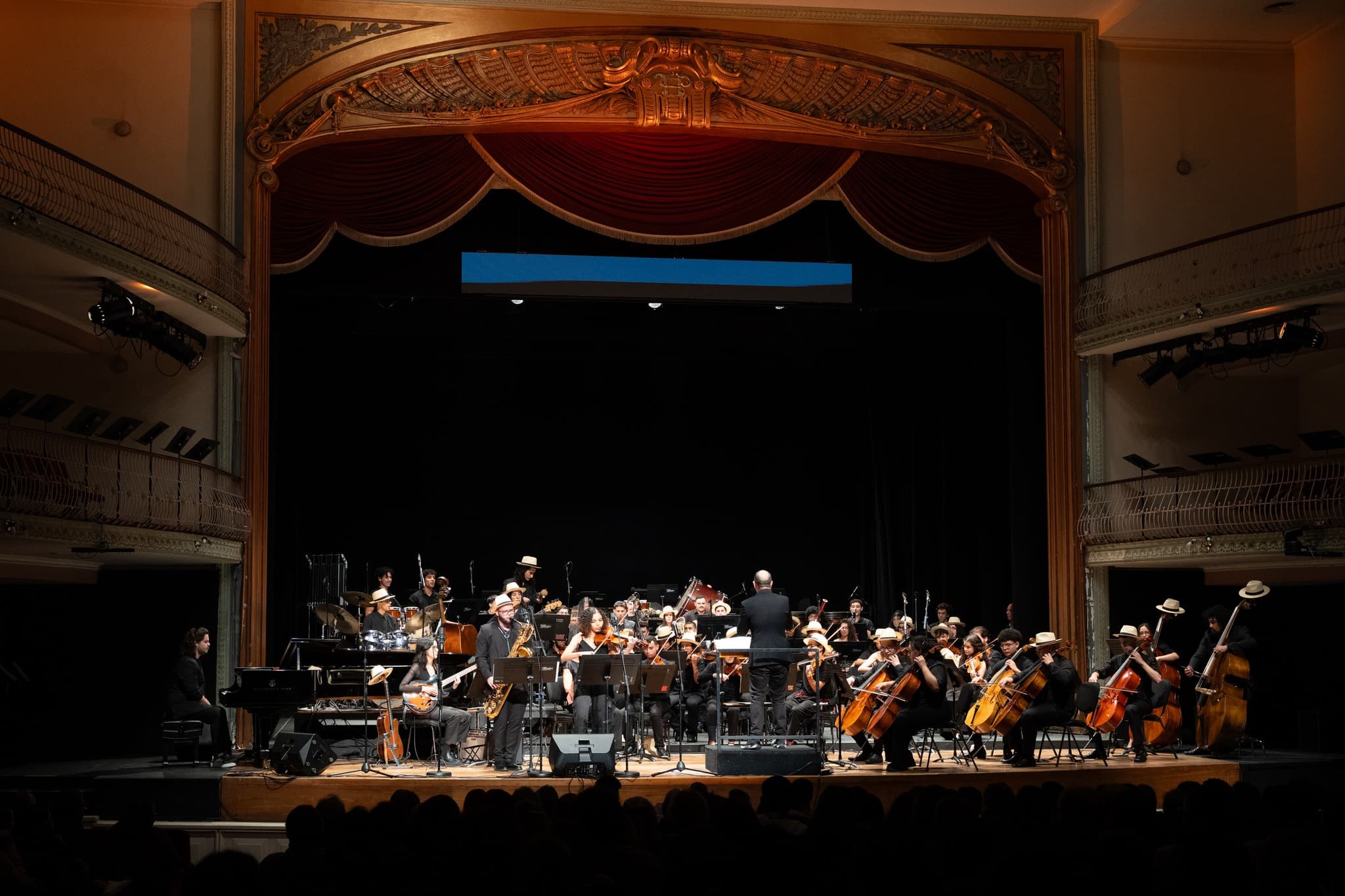 Orquestra Jovem Tom Jobim visita Milton Nascimento