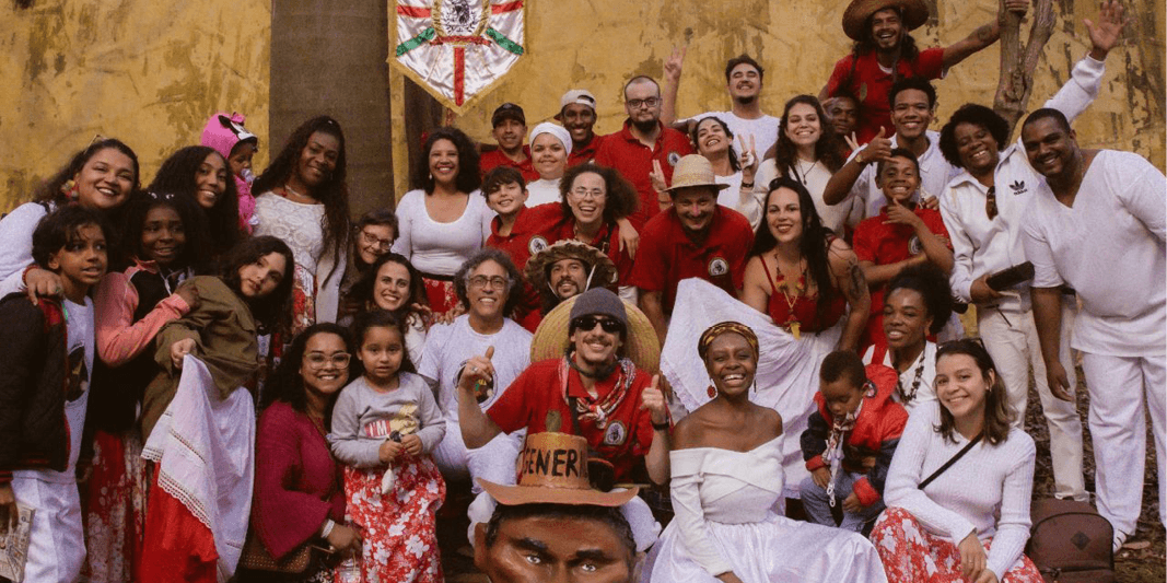Samba de bumbo: vem sambar mais eu! — Com Cordão Sucatas Ambulantes