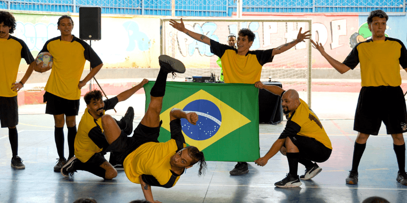 Brasa: uma dança show de bola — com United Warriors