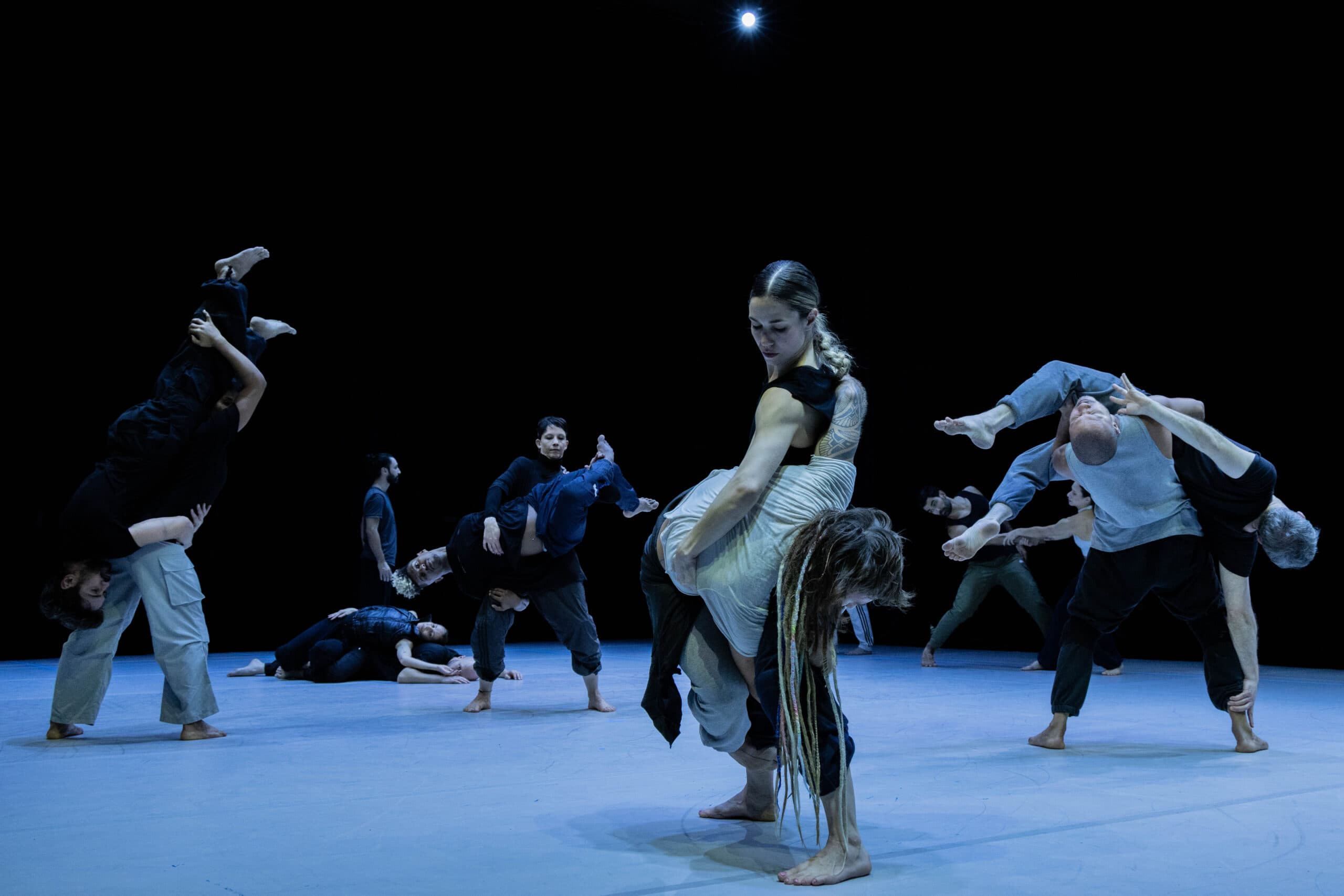 CORO UMBRAL, de Andrea Peña, e até que se abra tudo, de Michelle Moura