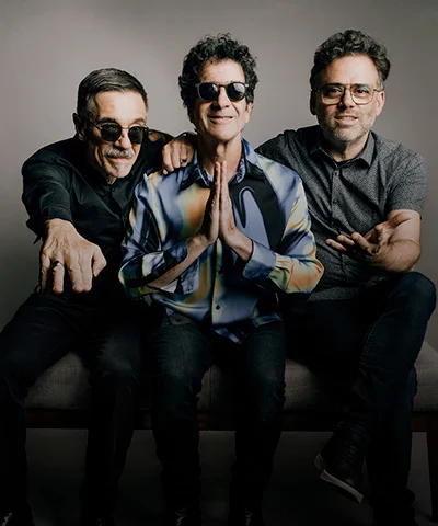 George Israel (Kid Abelha), Henrique Portugal (Skank) e Charles Gavin (Titãs) – Pop3