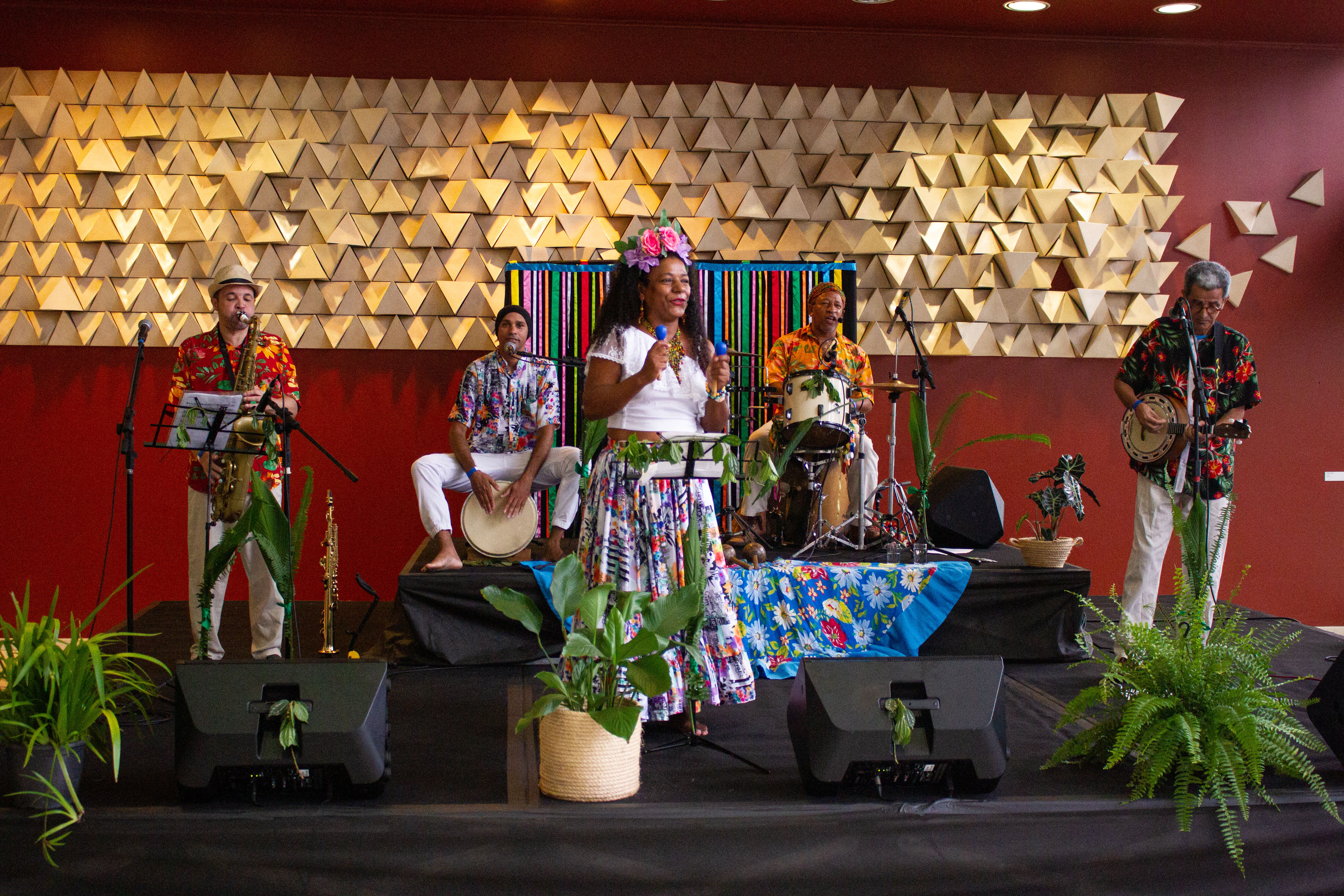 Baile da Bicharada — com Grupo Carimbó É o Bicho