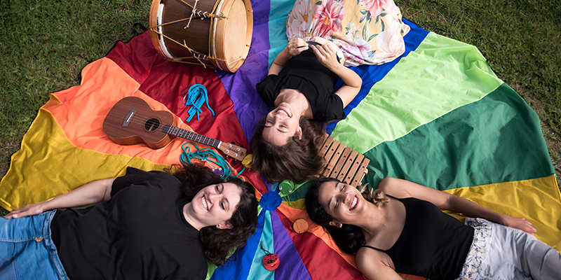 Badalu Musical — Giravida - Brincar, Cirandar, Celebrar