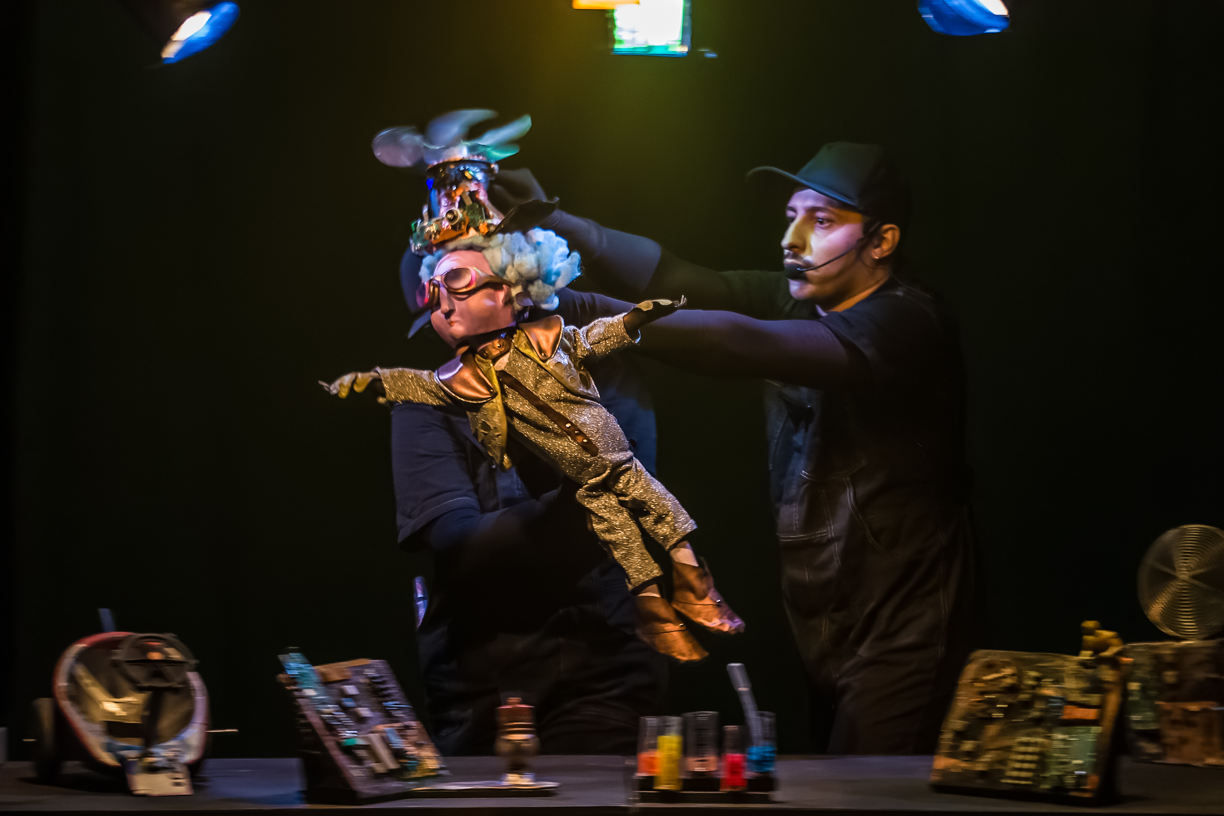 Mundo Sonha Mundo — com Teatro de Sobras